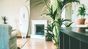 Sala comune e caminetto della Surf Lodge