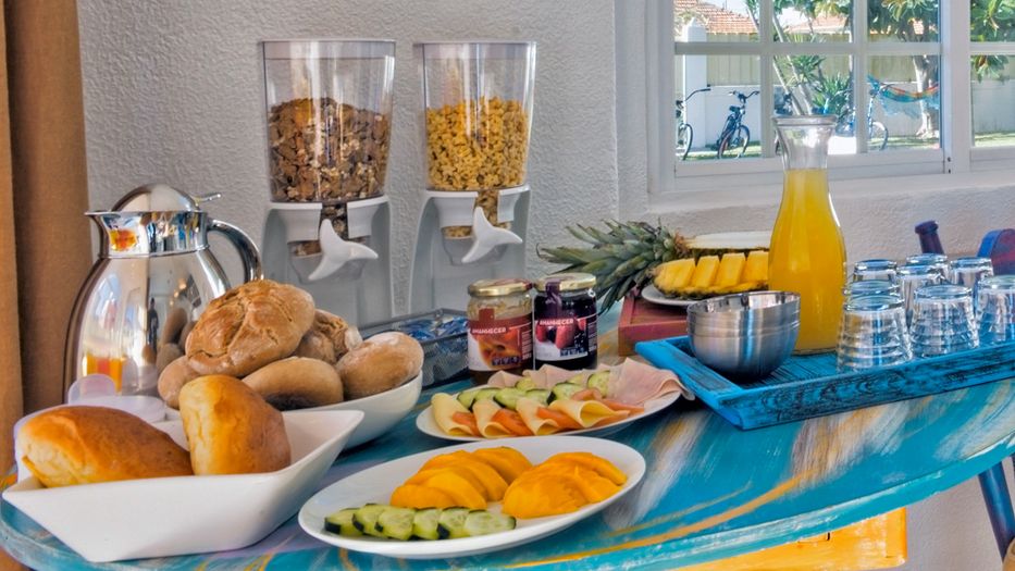 breakfast buffet incluso surfcamp lisbona