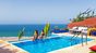 piscina vista mare surfcamp